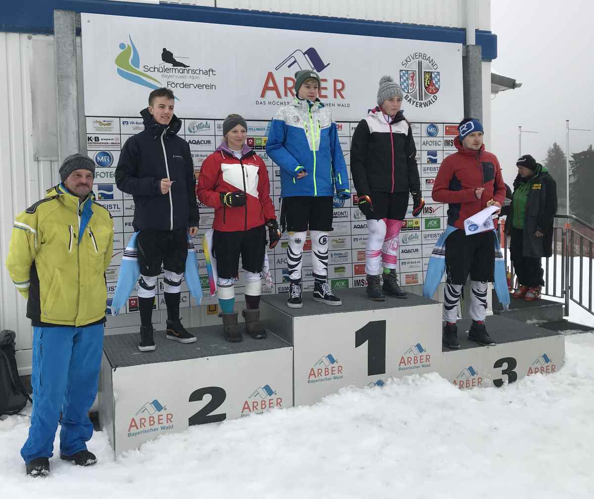 Die Bayerwaldmeister aller Altersklassen im Slalom.