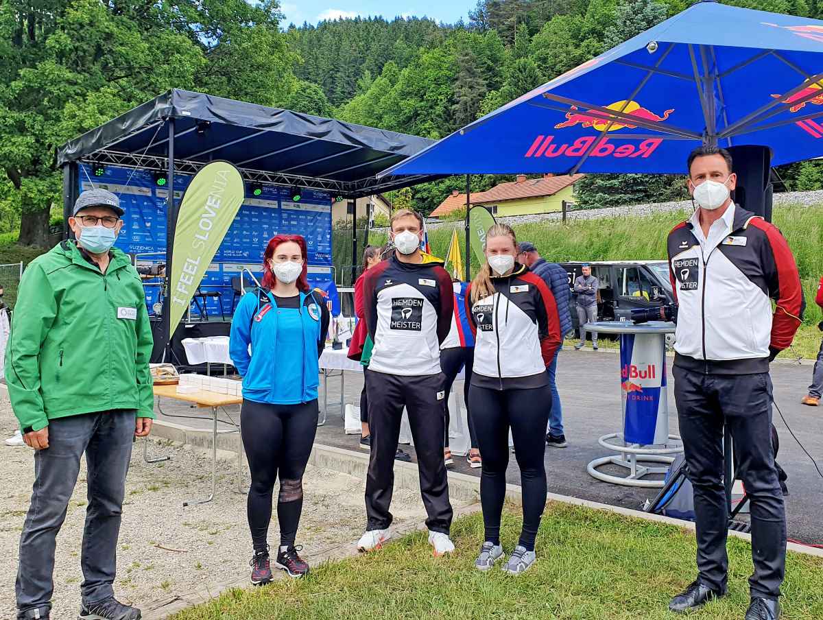 Es geht voran mit den Inline-alpin-Sportlern des FC Chammünster, wie sie in Slowenien gezeigt haben (von links): Sigi Zistler, Elisabeth und Maximilian Schödlbauer, Claudia Wittmann und Trainer Peter Schödlbauer.