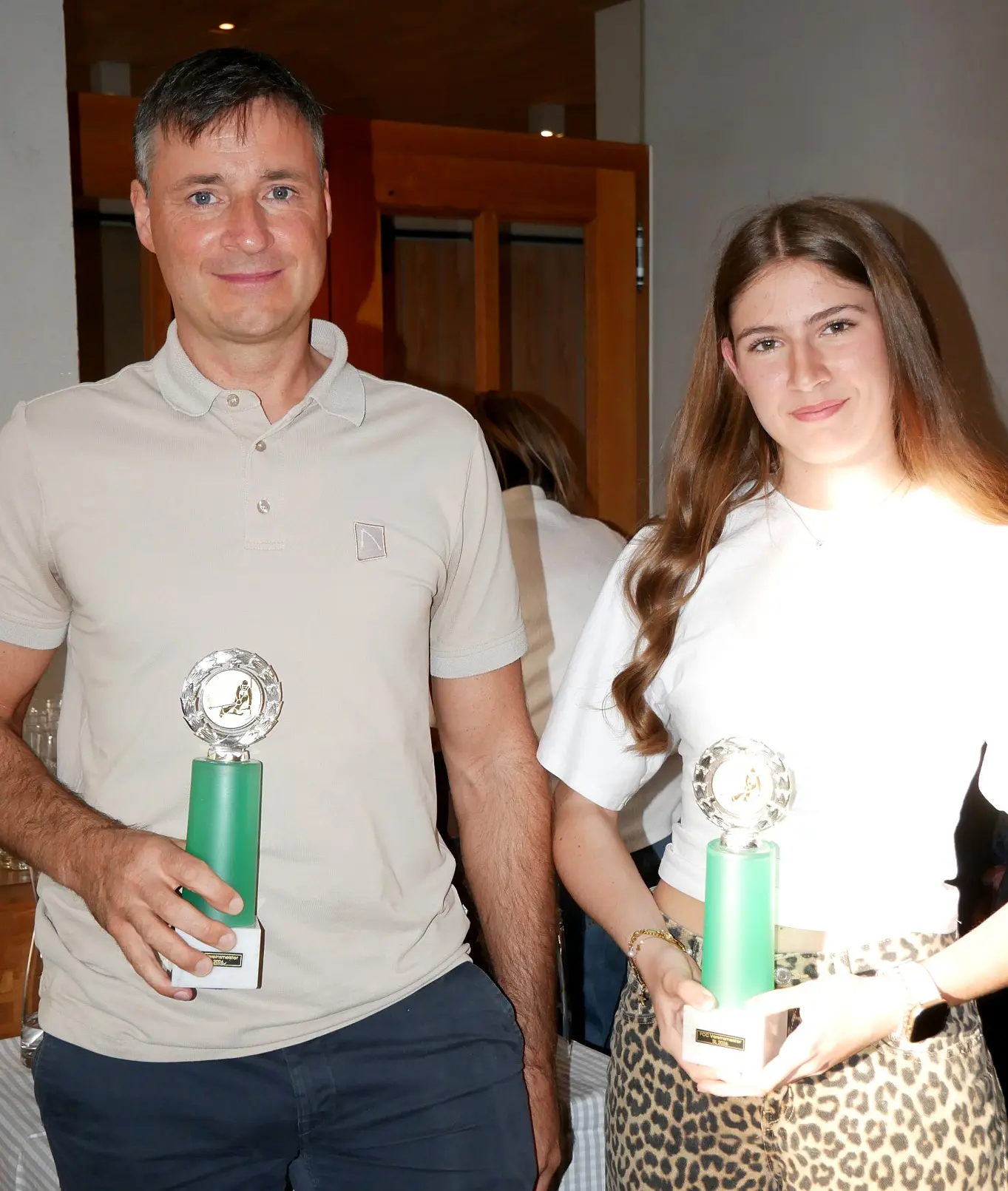 Heuer wurde die Siegerehrung der Slalom-Vereinsmeister auch wieder erst bei der Jahresversammlung der Abteilung durchgeführt, nach dem Rennen war das Wetter zu gräußlich. Sieger wurden Daniel Mayer und Angelina Meierhofer. Heuer wurde die Siegerehrung der Slalom-Vereinsmeister auch wieder erst bei der Jahresversammlung der Abteilung durchgeführt, nach dem Rennen war das Wetter zu gräußlich. Sieger wurden Daniel Mayer und Angelina Meierhofer.